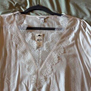 NWT Medium Express White Lace Trim V-Neck Top